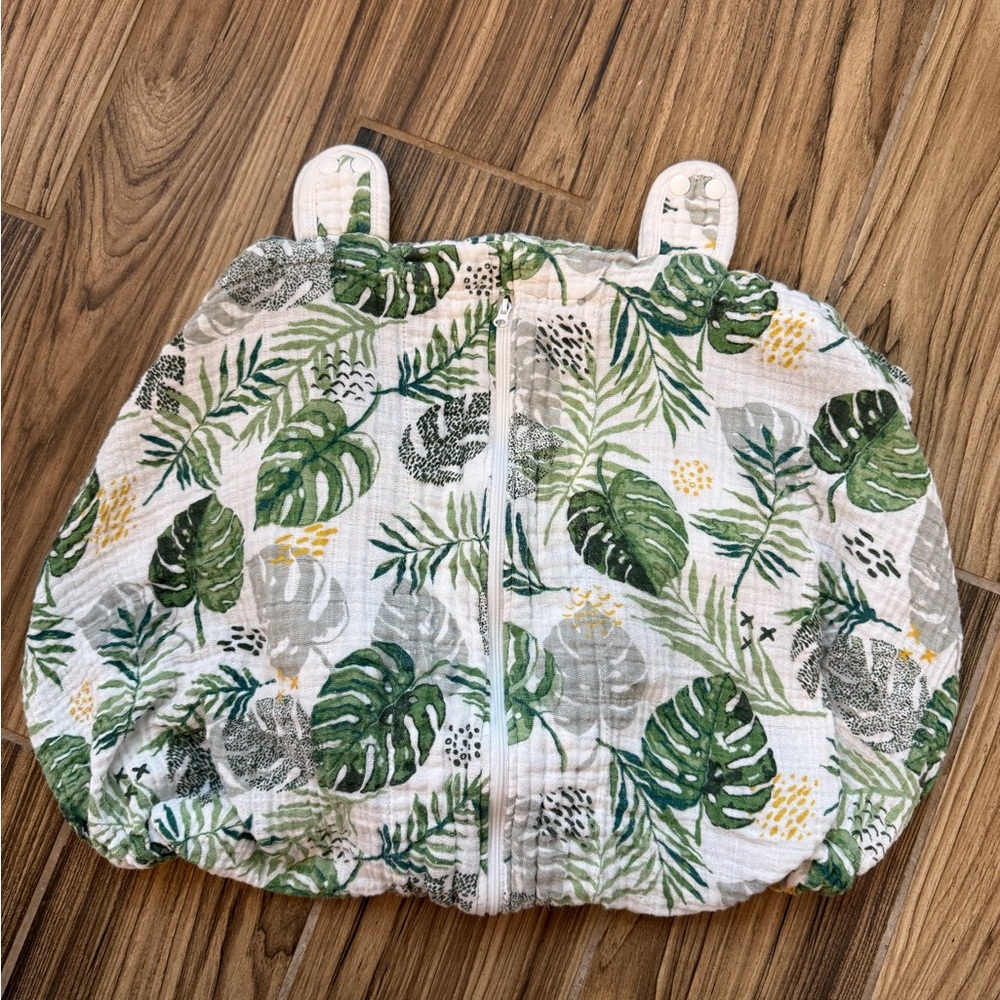 Baby Au Lait Tropical Leaf Print Car Seat Cover